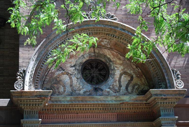 Harlem walking tour , may 2012 087
